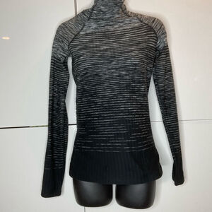 Hyperwarm Nike Black & Gray Striped Long Sleeve stretch ribbed Shirt Size S